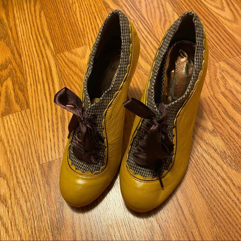 Poetic License Mustard Houndstooth Anthropology 7